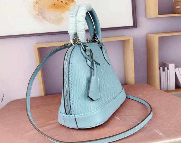 ルイヴィトンバッグ背面デザイン